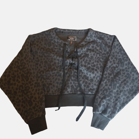 Victoria's Secret Tops - *3/$30* Victoria's Secret Animal Print Tie up Sweatshirt -M